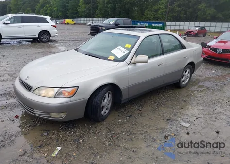 1998 Lexus Es 300 from USA, damaged, VIN JT8BF28G4W5022663